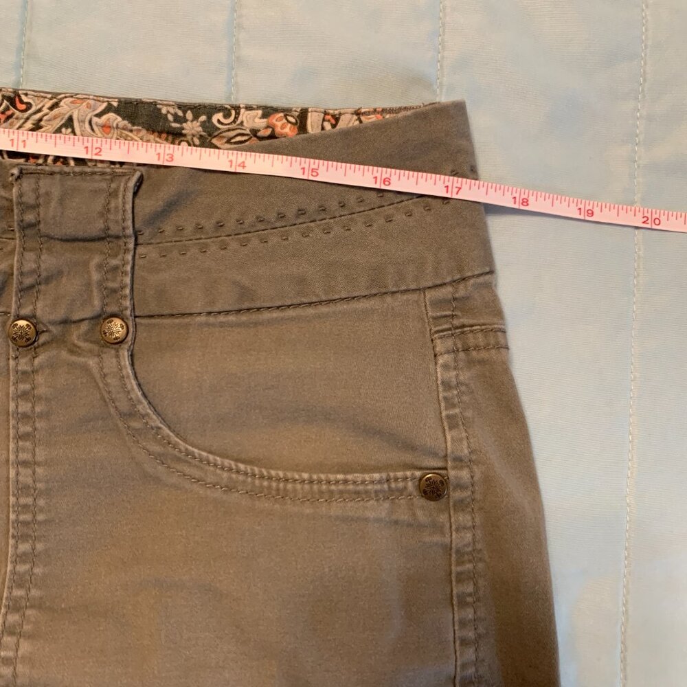 One 5 One Olive Green Shorts Size 10 - Picture 5 of 7